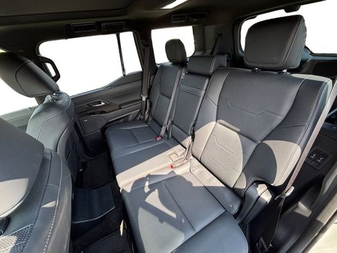 Used 2025 Lexus GX 550 w/ Cold Area Package AWD/4WD image 13