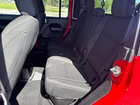 Used 2021 Jeep Gladiator Sport AWD/4WD image 16