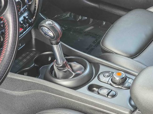 Used 2019 MINI Cooper Clubman S image 19