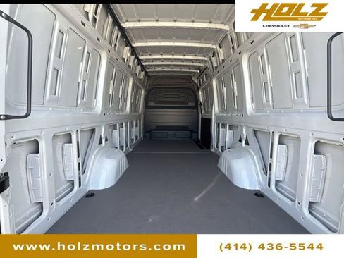 Used 2025 Mercedes-Benz Sprinter 2500 image 23