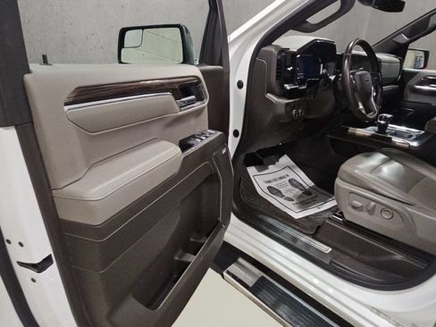 Used 2022 Chevrolet Silverado 1500 RST AWD/4WD image 10