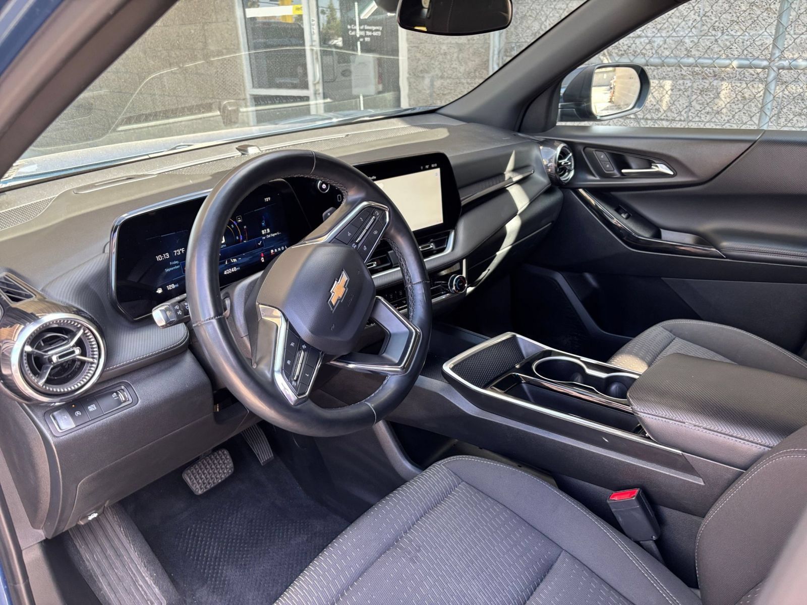 Used 2025 Chevrolet Equinox LT FWD image 33