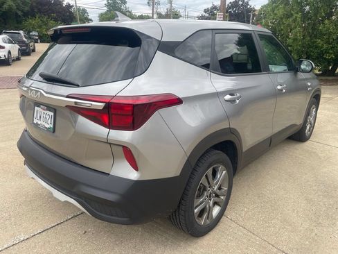 Used 2022 Kia Seltos LX AWD/4WD image 2