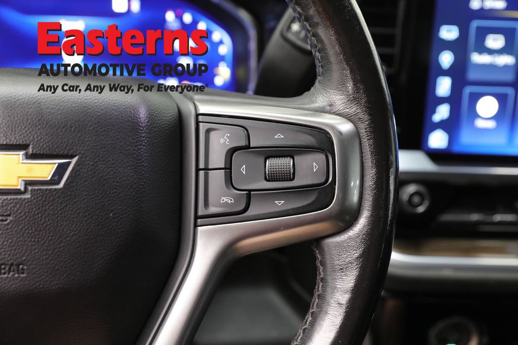 Used 2022 Chevrolet Silverado 1500 LT AWD/4WD image 17