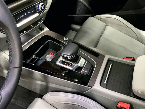 Used 2021 Audi Q5 Premium Plus w/ Premium Plus Package image 19
