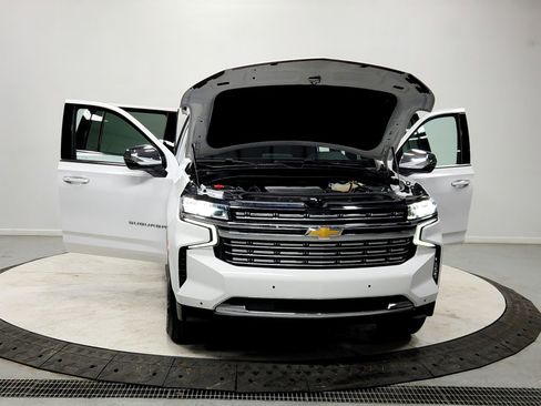 Used 2023 Chevrolet Suburban Premier image 10