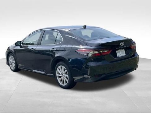 Used 2022 Toyota Camry LE w/ Cold Weather Package AWD/4WD image 5