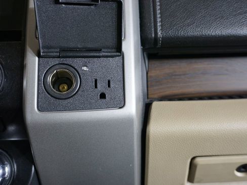 Used 2017 Ford F150 Lariat image 18