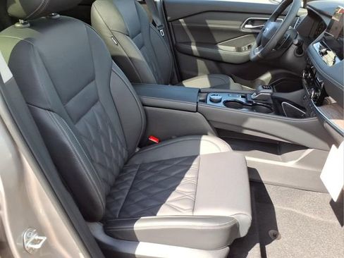 New 2026 Nissan Rogue Platinum AWD/4WD image 18
