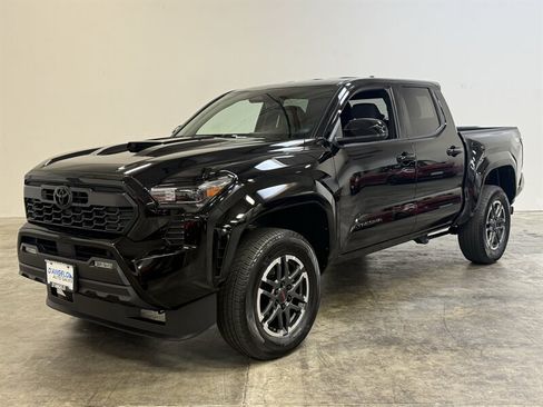 Used 2026 Toyota Tacoma TRD Sport AWD/4WD image 3