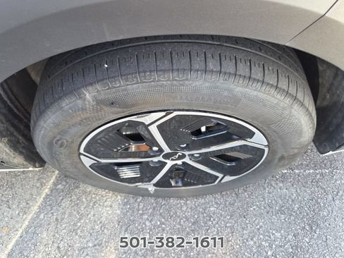 Used 2025 Kia Niro LX FWD image 6