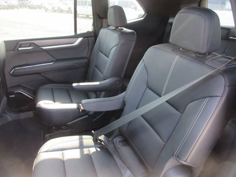 New 2026 GMC Acadia Elevation w/ Elevation Premium Package FWD image 13