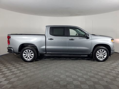 Used 2025 Chevrolet Silverado 1500 Custom image 3