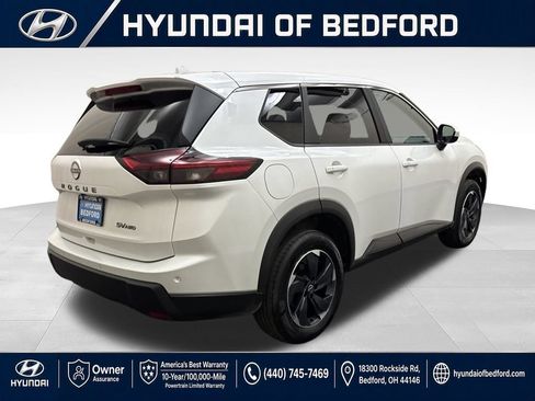 Used 2024 Nissan Rogue SV AWD/4WD image 7