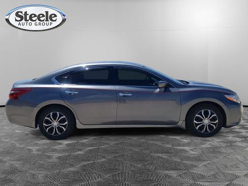 Used 2018 Nissan Altima 2.5 S w/ S Convenience Package FWD image 4
