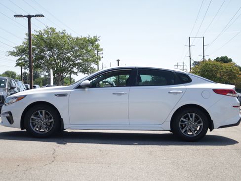 Used 2019 Kia Optima LX FWD image 2