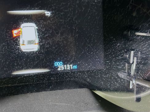 Used 2025 Toyota RAV4 XLE FWD image 19