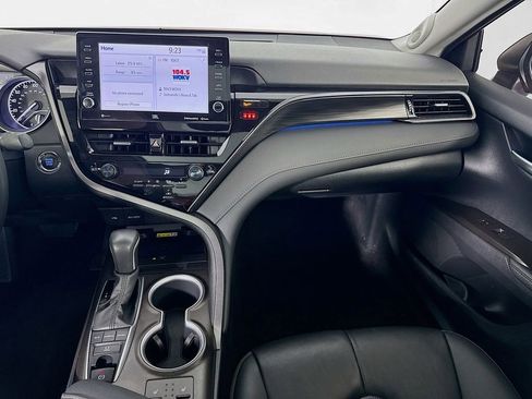 Used 2024 Toyota Camry XLE image 19