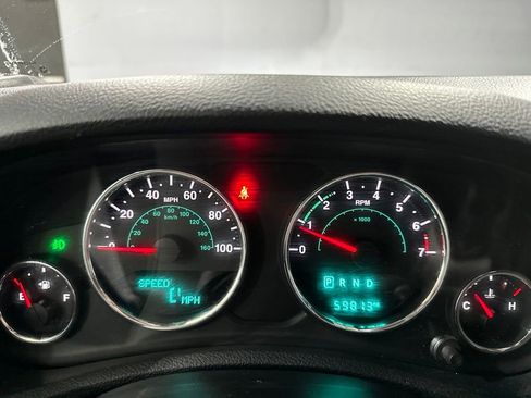 Used 2018 Jeep Wrangler Unlimited Sport w/ Connectivity Group AWD/4WD image 9