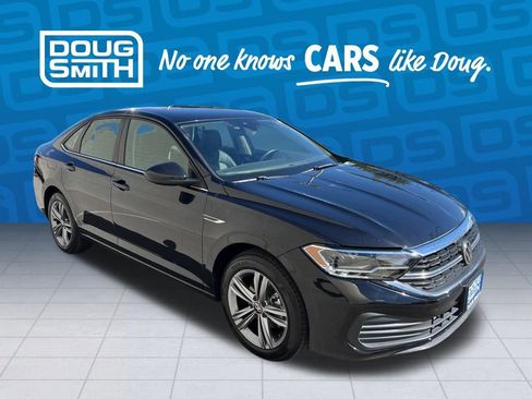 Used 2024 Volkswagen Jetta SE image 7