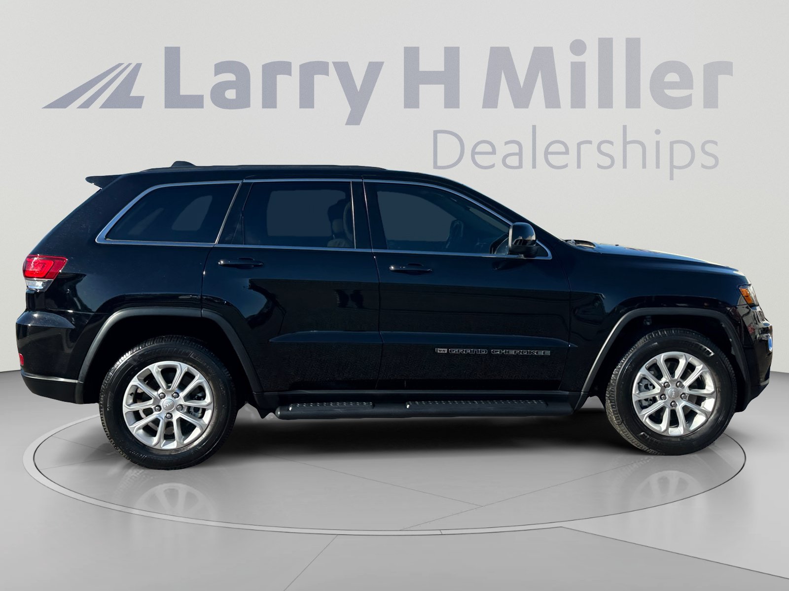 Used 2022 Jeep Grand Cherokee Laredo E RWD image 6