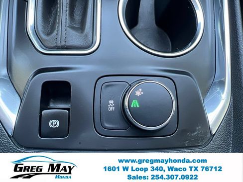 Used 2020 Chevrolet Traverse LT FWD image 30