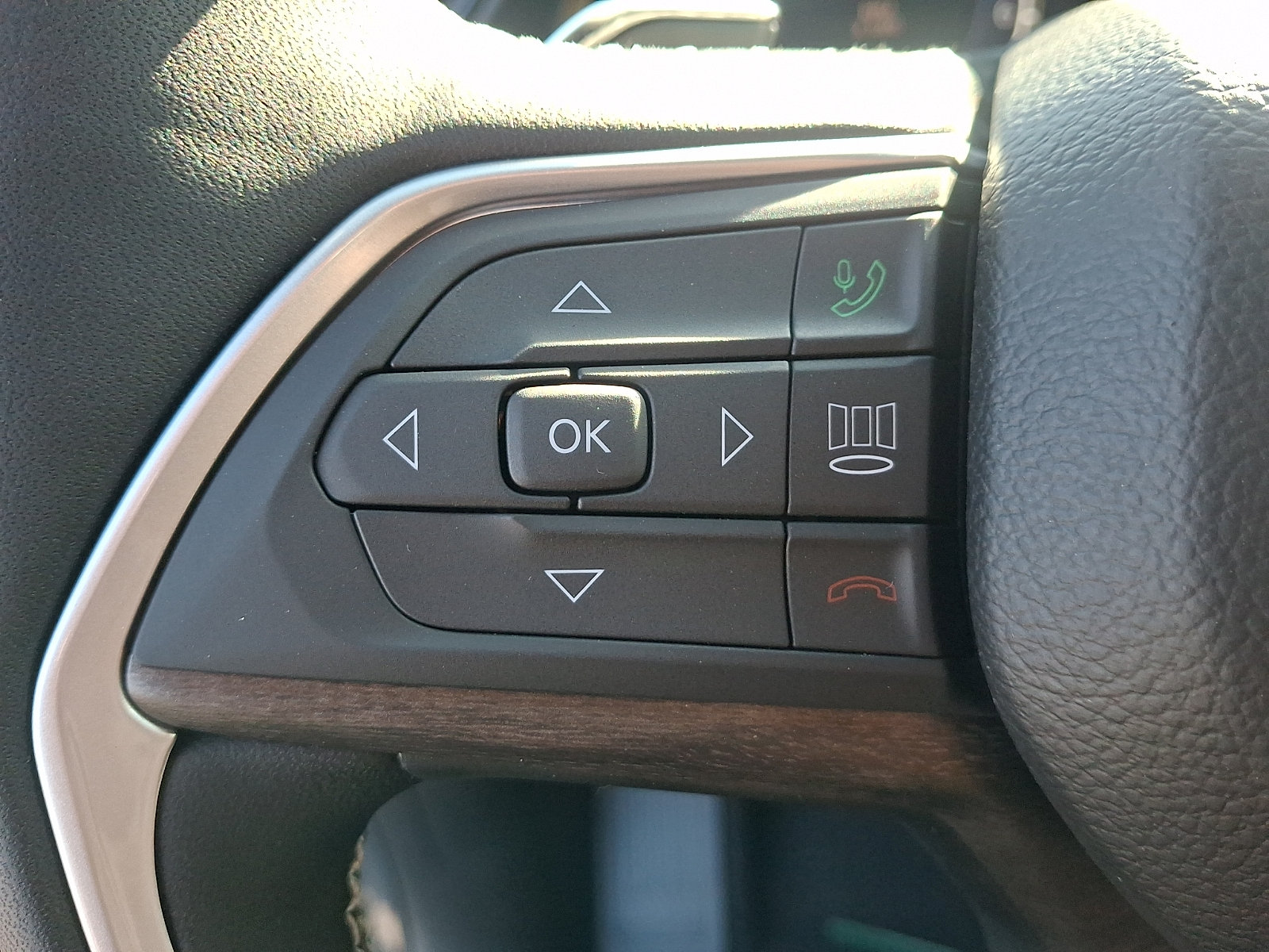 New 2026 Jeep Grand Cherokee Altitude AWD/4WD image 15