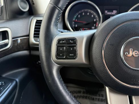 Used 2013 Jeep Grand Cherokee Laredo AWD/4WD image 18