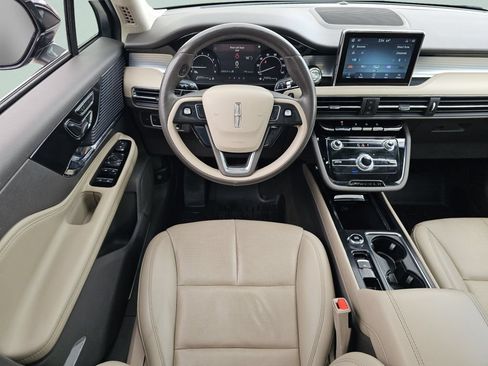 Used 2021 Lincoln Corsair AWD w/ Premium Package image 4