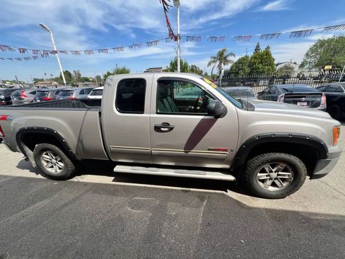 Used 2008 GMC Sierra 1500 SLE w/ SLE1 Preferred Package AWD/4WD image 6