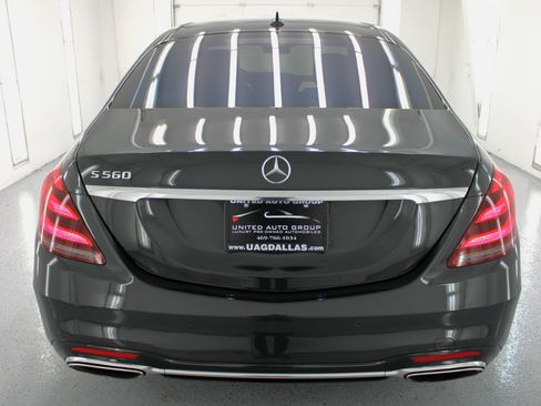 Used 2018 Mercedes-Benz S 560 Sedan image 8
