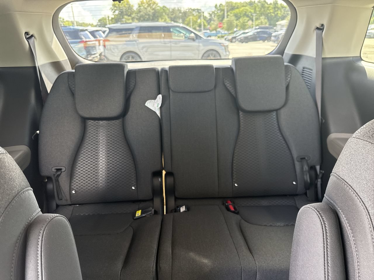 New 2027 Kia Carnival LX FWD image 29