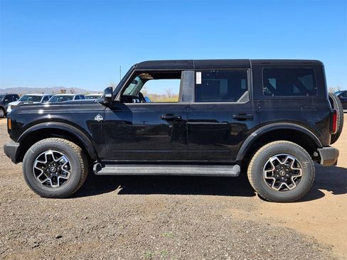 New 2025 Ford Bronco Outer Banks image 9