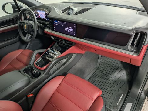 Certified 2025 Porsche Cayenne E-Hybrid AWD/4WD image 25