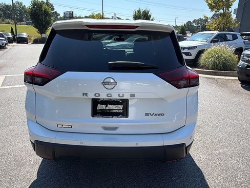 Used 2024 Nissan Rogue SV AWD/4WD image 9