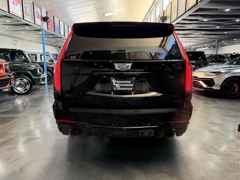 Used 2026 Cadillac Escalade ESV V w/ LPO, ONYX Package AWD/4WD image 6