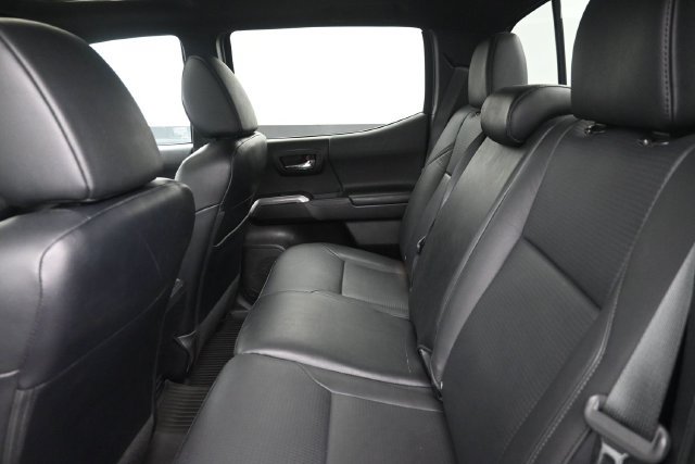 Used 2022 Toyota Tacoma Limited AWD/4WD image 18