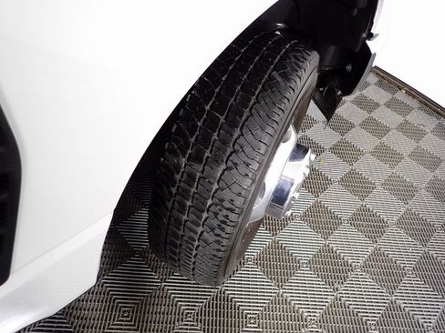 Used 2024 Ford F350 Lariat w/ FX4 Off-Road Package image 36