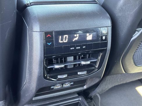 Used 2023 Jeep Grand Cherokee L Laredo RWD image 28