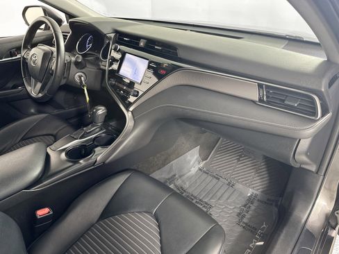 Used 2019 Toyota Camry SE FWD image 26