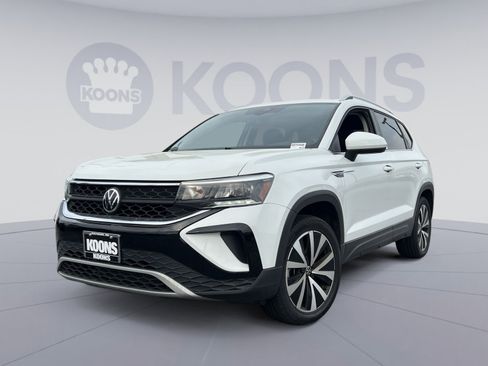 Used 2022 Volkswagen Taos SE AWD/4WD image 1