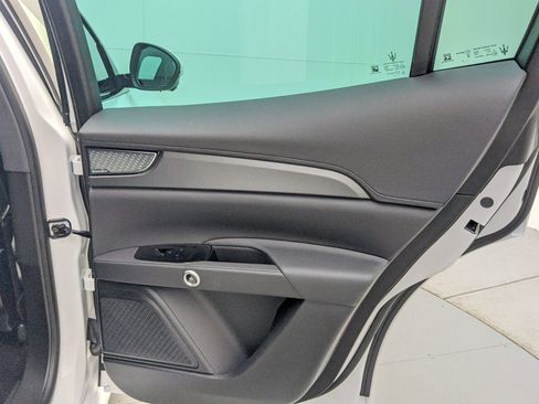 Used 2024 Maserati Grecale GT image 49