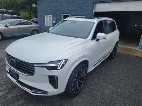 Certified 2025 Volvo XC90 B6 Plus AWD/4WD image 25