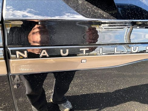 Used 2024 Lincoln Nautilus Black Label AWD/4WD image 8
