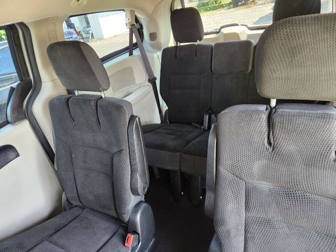 Used 2019 Dodge Grand Caravan SE w/ UConnect Hands-Free Group FWD image 21
