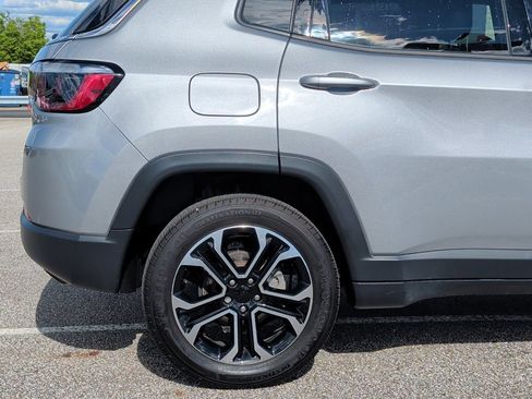 Used 2022 Jeep Compass Limited AWD/4WD image 9