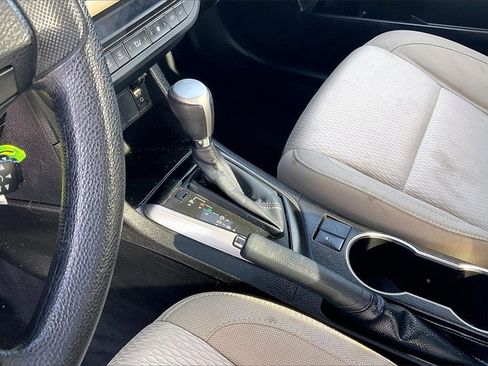 Used 2014 Toyota Corolla LE image 17