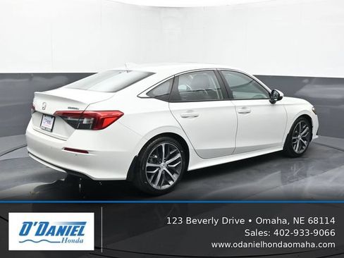 Used 2022 Honda Civic Touring image 6
