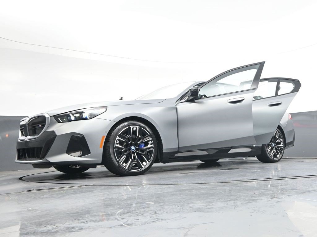 Used 2025 BMW i5 M60 w/ Executive Package AWD/4WD image 40