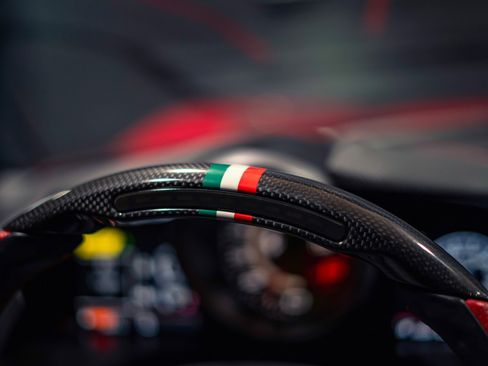 Used 2020 Ferrari 812 Superfast RWD image 48